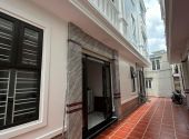 P5284 cho thuê nhà Hồ sen, chợ hàng, nhà 4 tầng, 43m2, 4 ngủ, 3wc Đồ có 2 đh, 1 nl, 1 bộ giường tủ, sofa, bếp từ. Giá 7,5tra