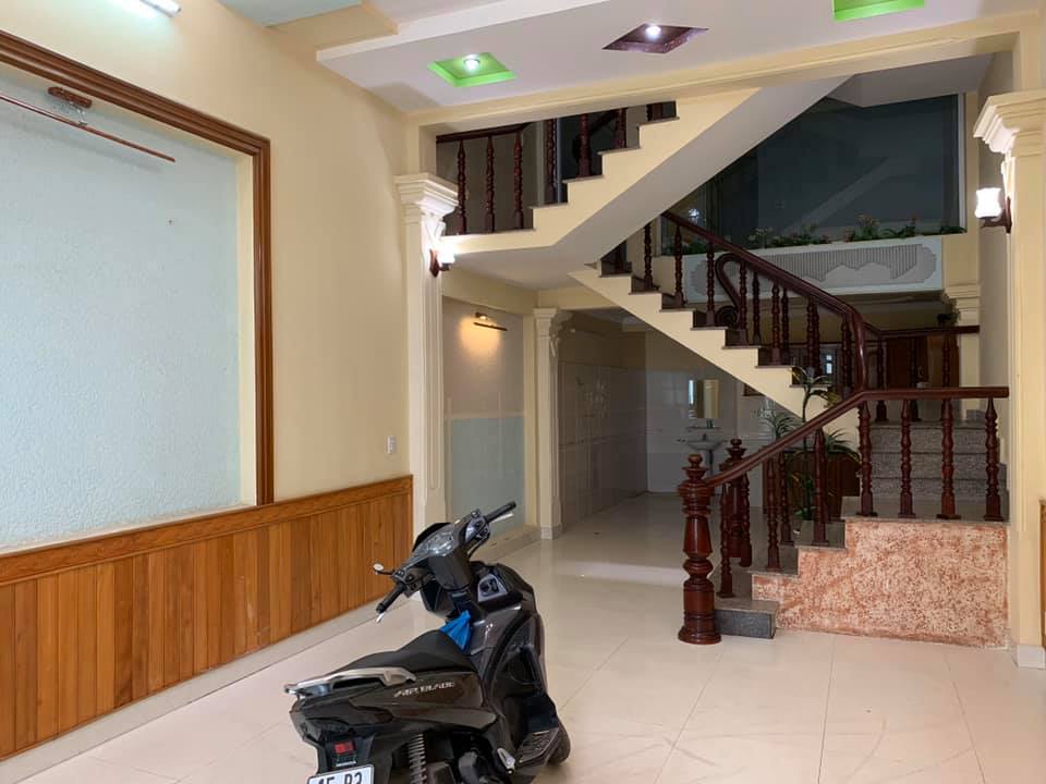 20.8403372,106.7041344
